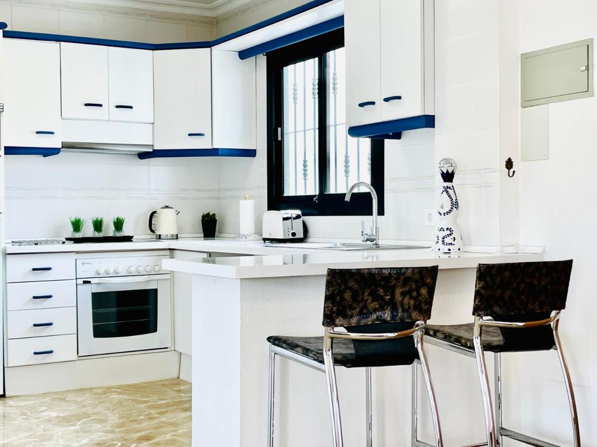 Riviera By The Beach 2 Bedroom Apartment Ситио-де-Калаонда Экстерьер фото