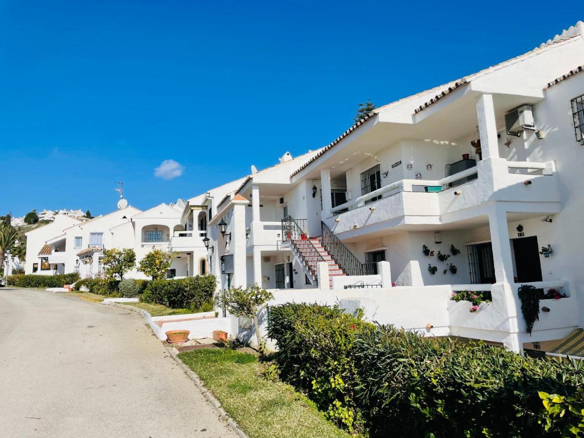 Riviera By The Beach 2 Bedroom Apartment Ситио-де-Калаонда Экстерьер фото