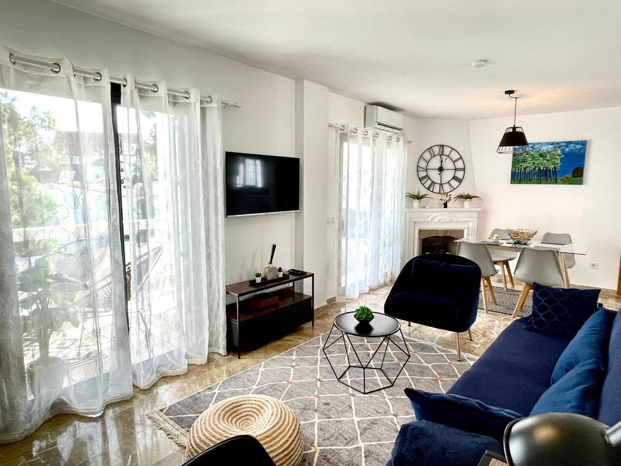 Riviera By The Beach 2 Bedroom Apartment Ситио-де-Калаонда Экстерьер фото