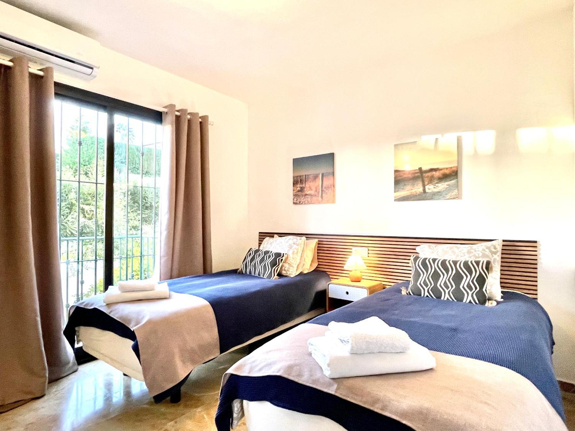 Riviera By The Beach 2 Bedroom Apartment Ситио-де-Калаонда Экстерьер фото